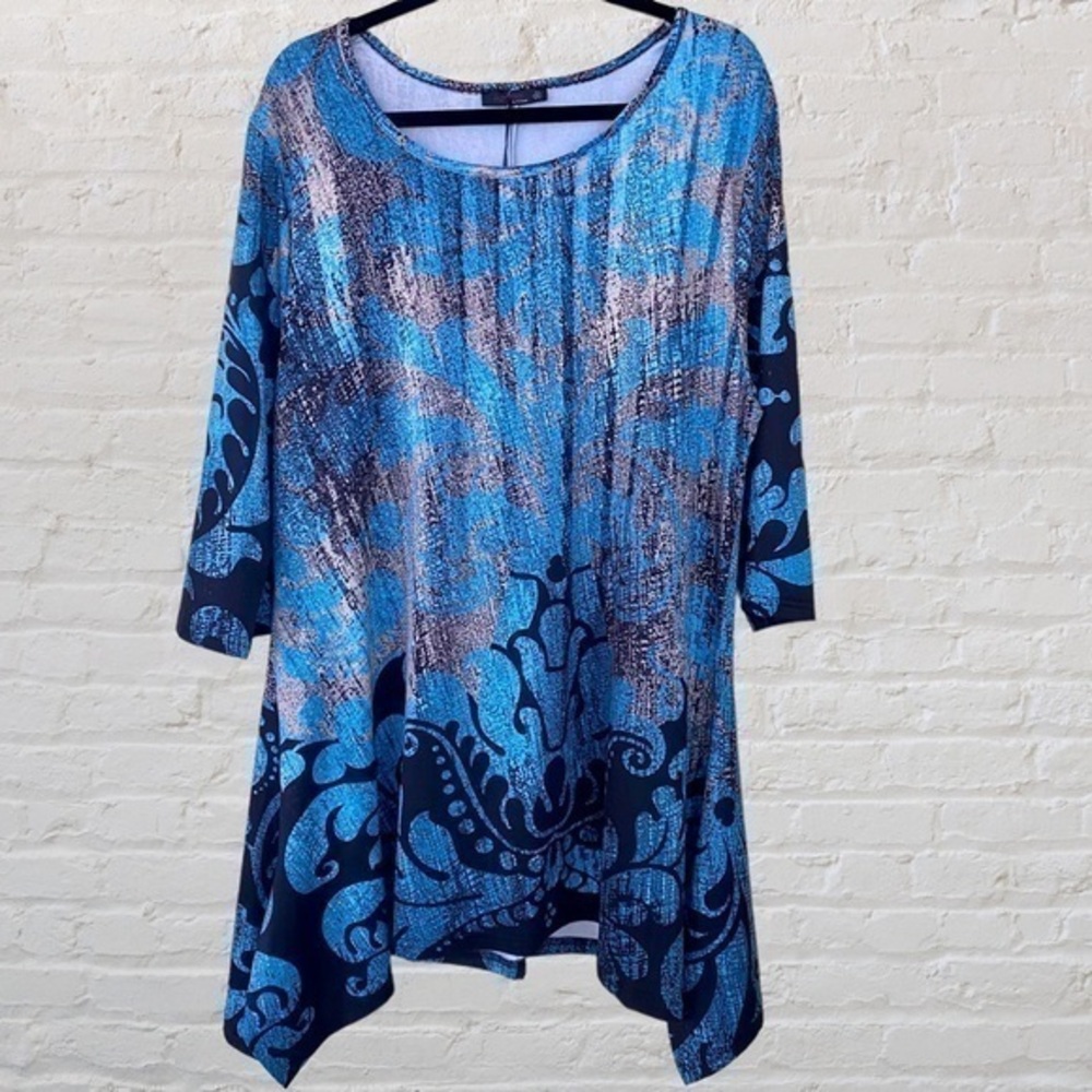 Azalea by Firmiana Tunic Top
